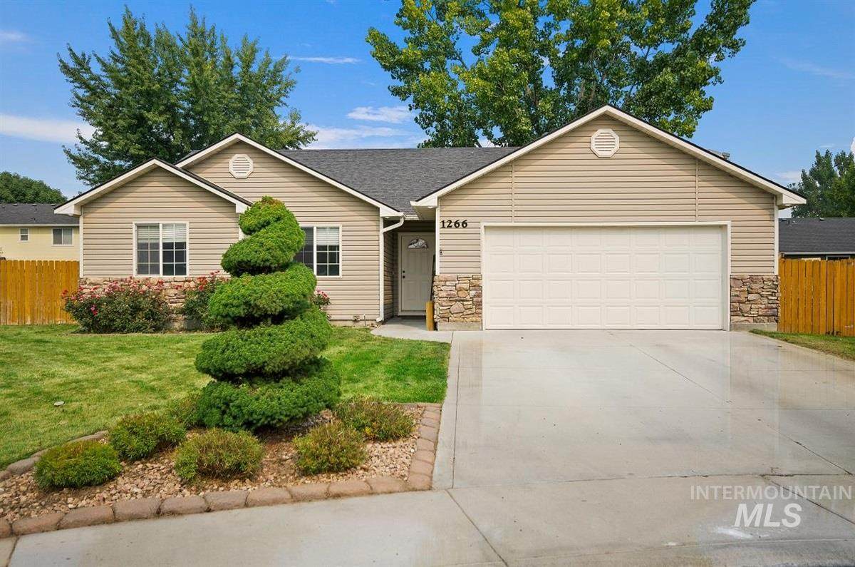 1266 Saint James Ct - Photo 1