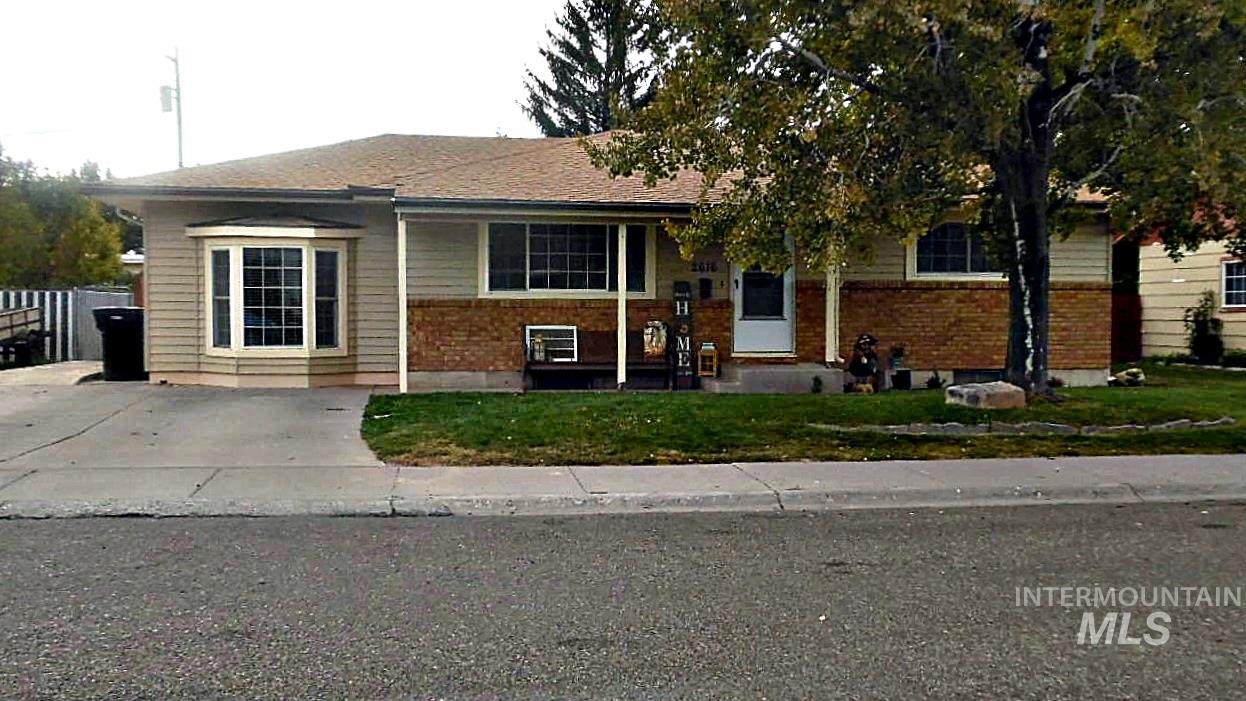 2616 Brentwood - Photo 1