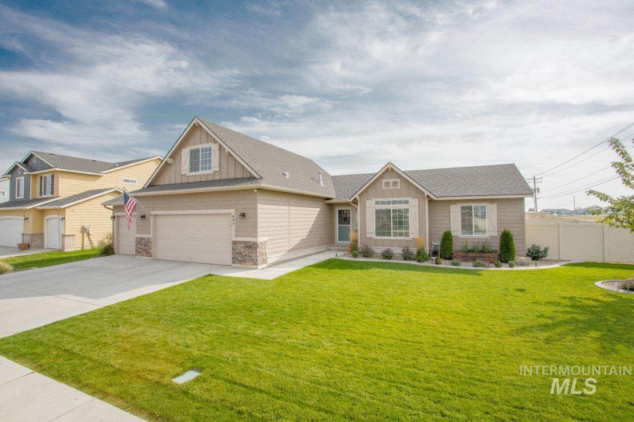 897 Canyon Crest Drive - Photo 1