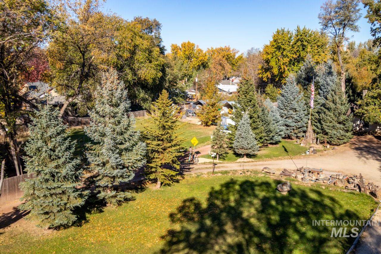 3822 Lemhi St - Photo 1