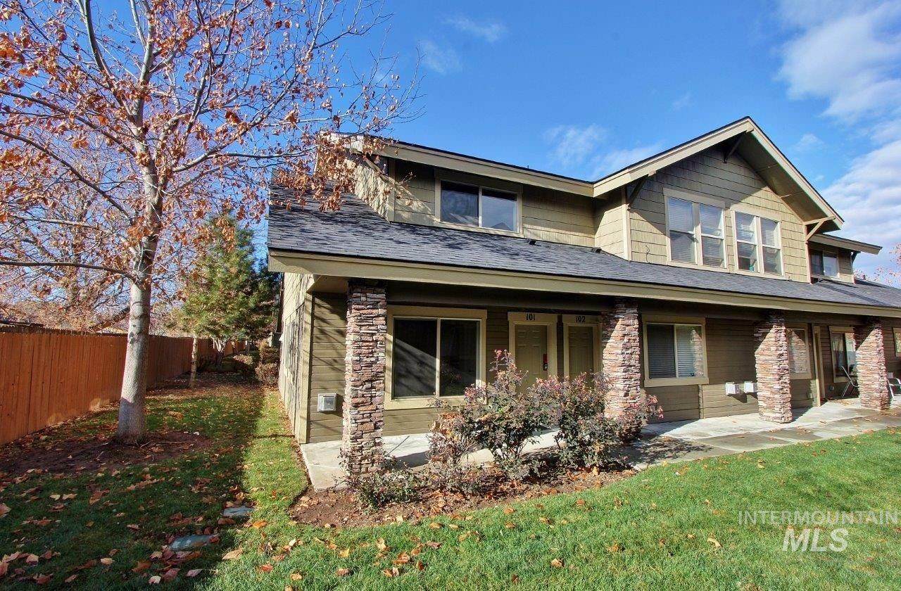 9879 Rosecroft Ct - Photo 1