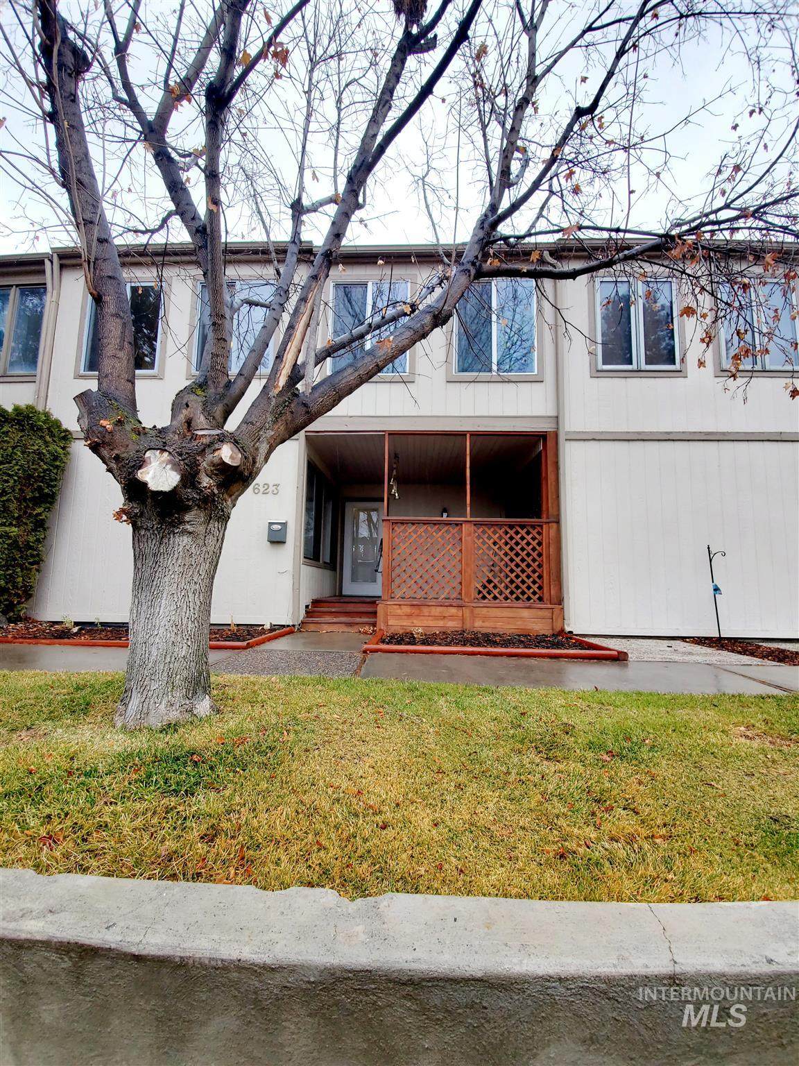 623 Morrison - Photo 1
