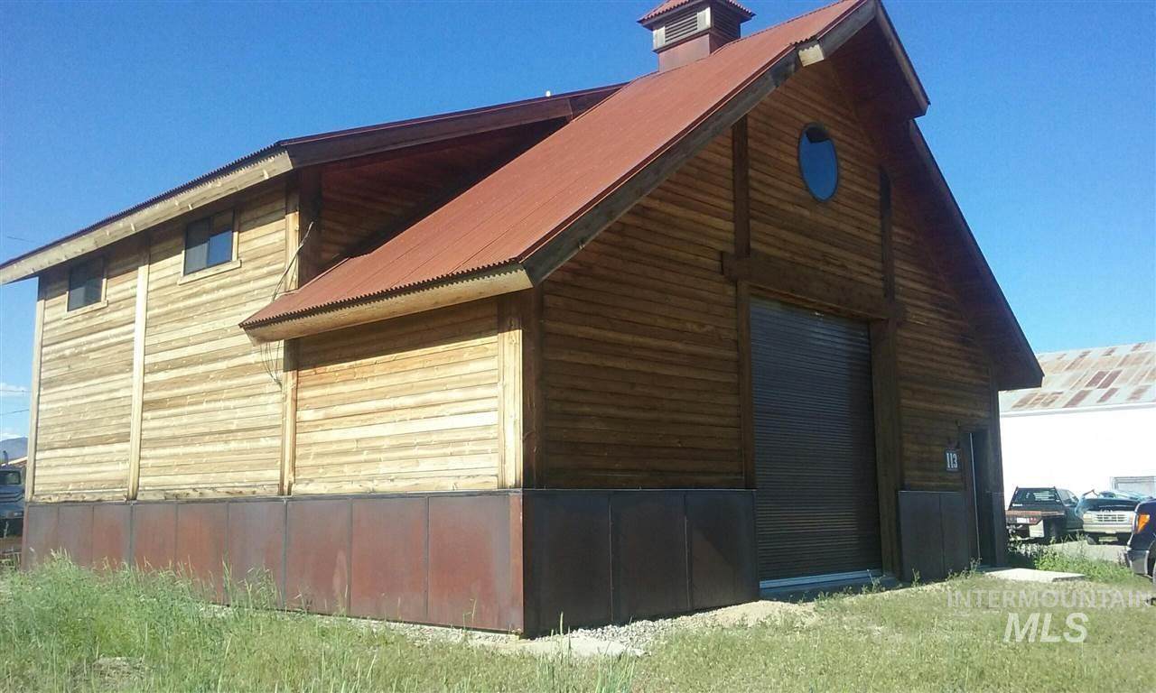 113 Poplar Ave - Photo 1