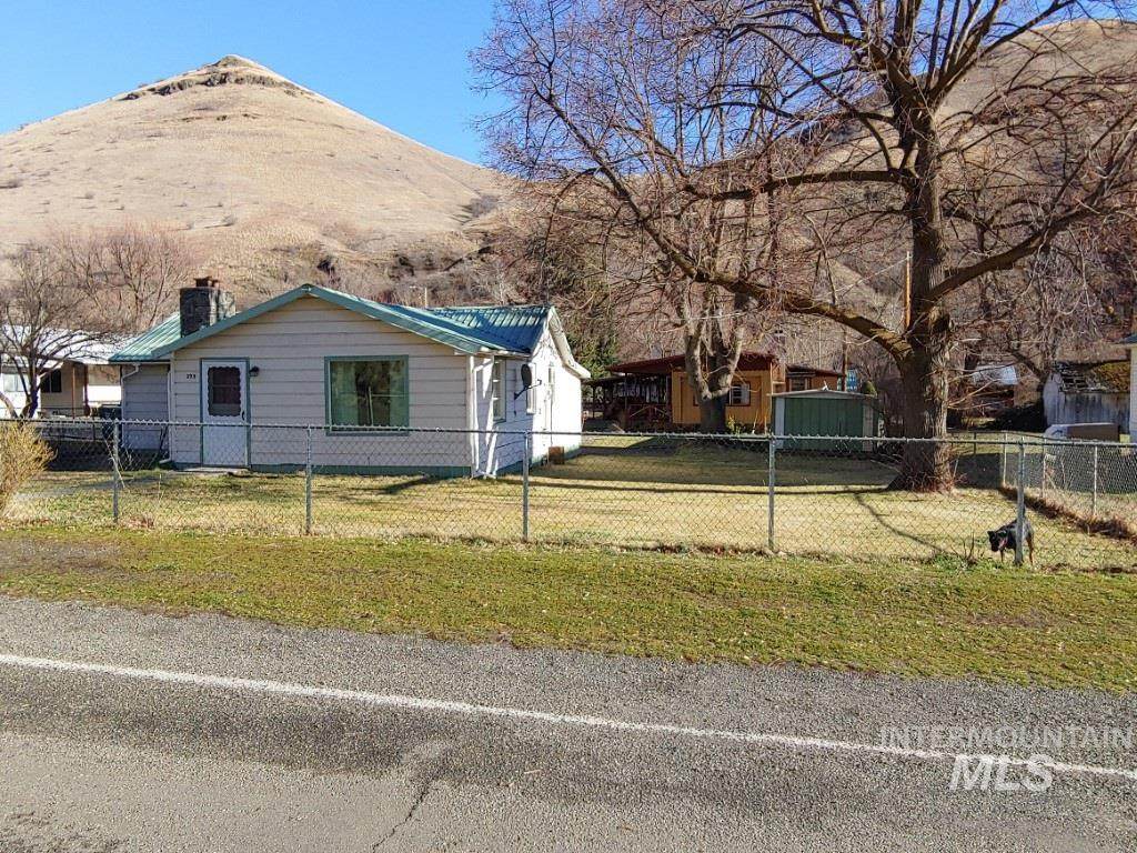 105 Everest St - Photo 1