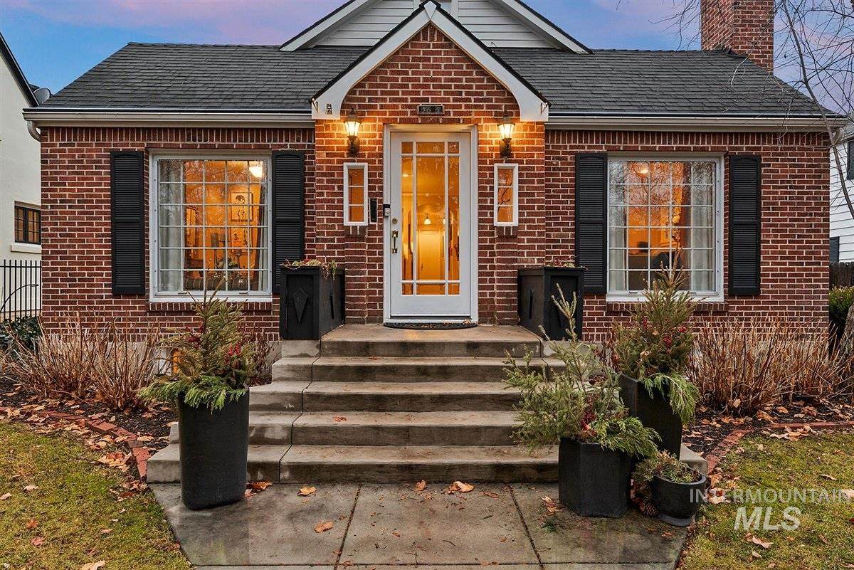 1605 Harrison Blvd - Photo 1
