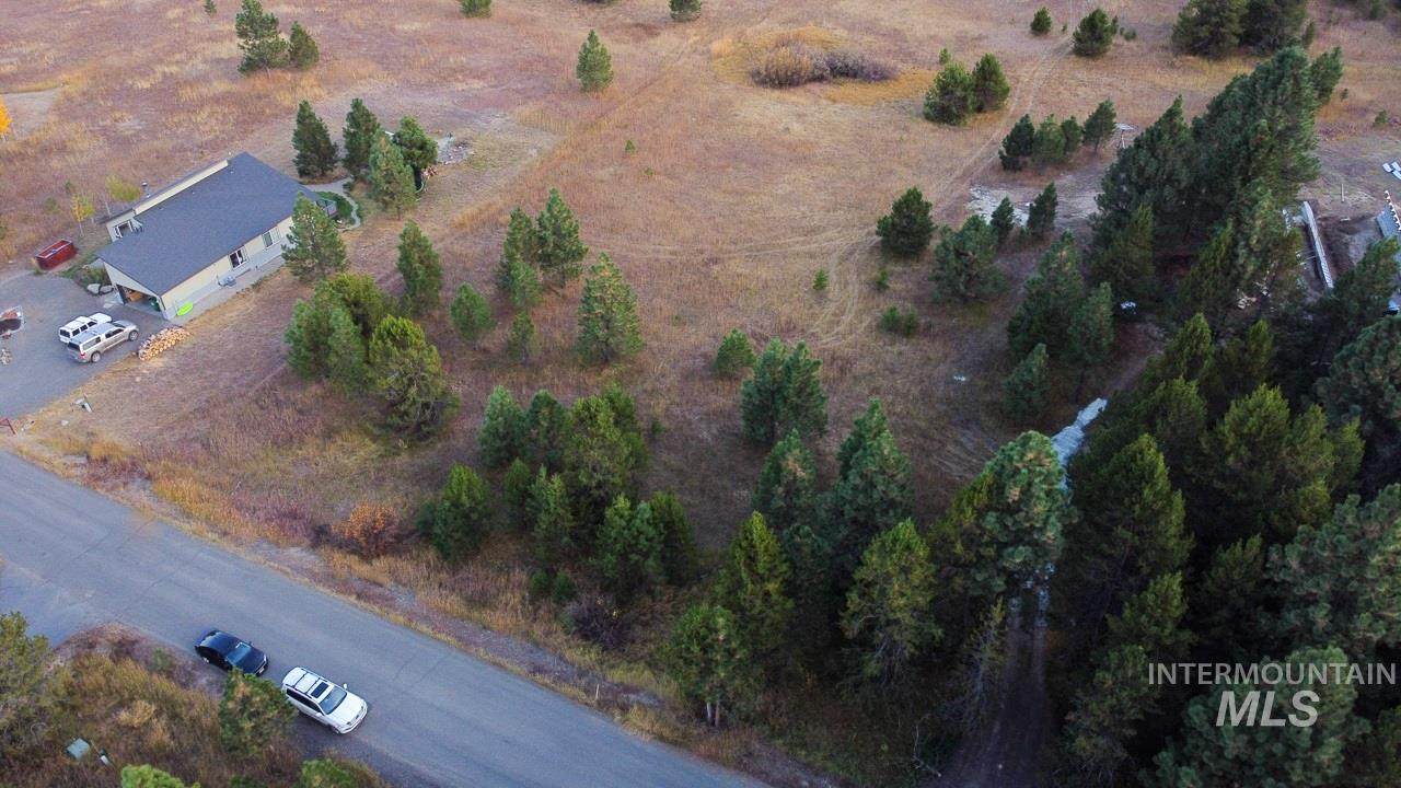 350 Moon Dr - Photo 1