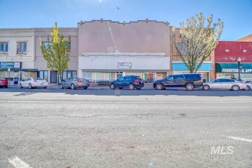 1011 Main Street - Photo 1