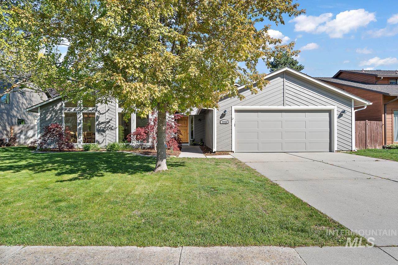 2228 White Pine Pl - Photo 1