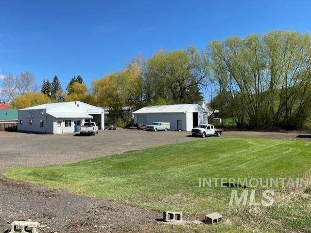 208 Main St - Photo 1