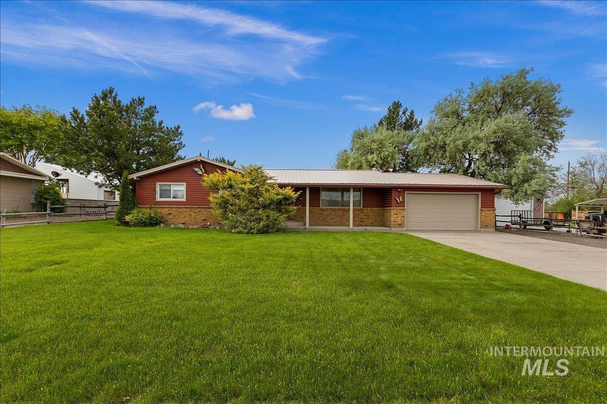 210 Clinton Dr. - Photo 1