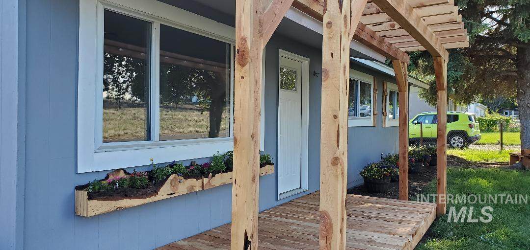 549 5th Ave - Photo 1