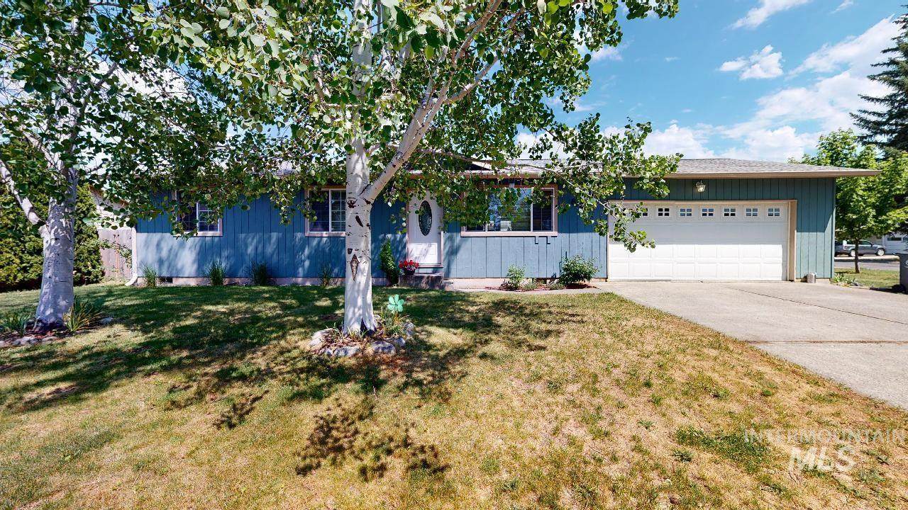 884 Meadow - Photo 1