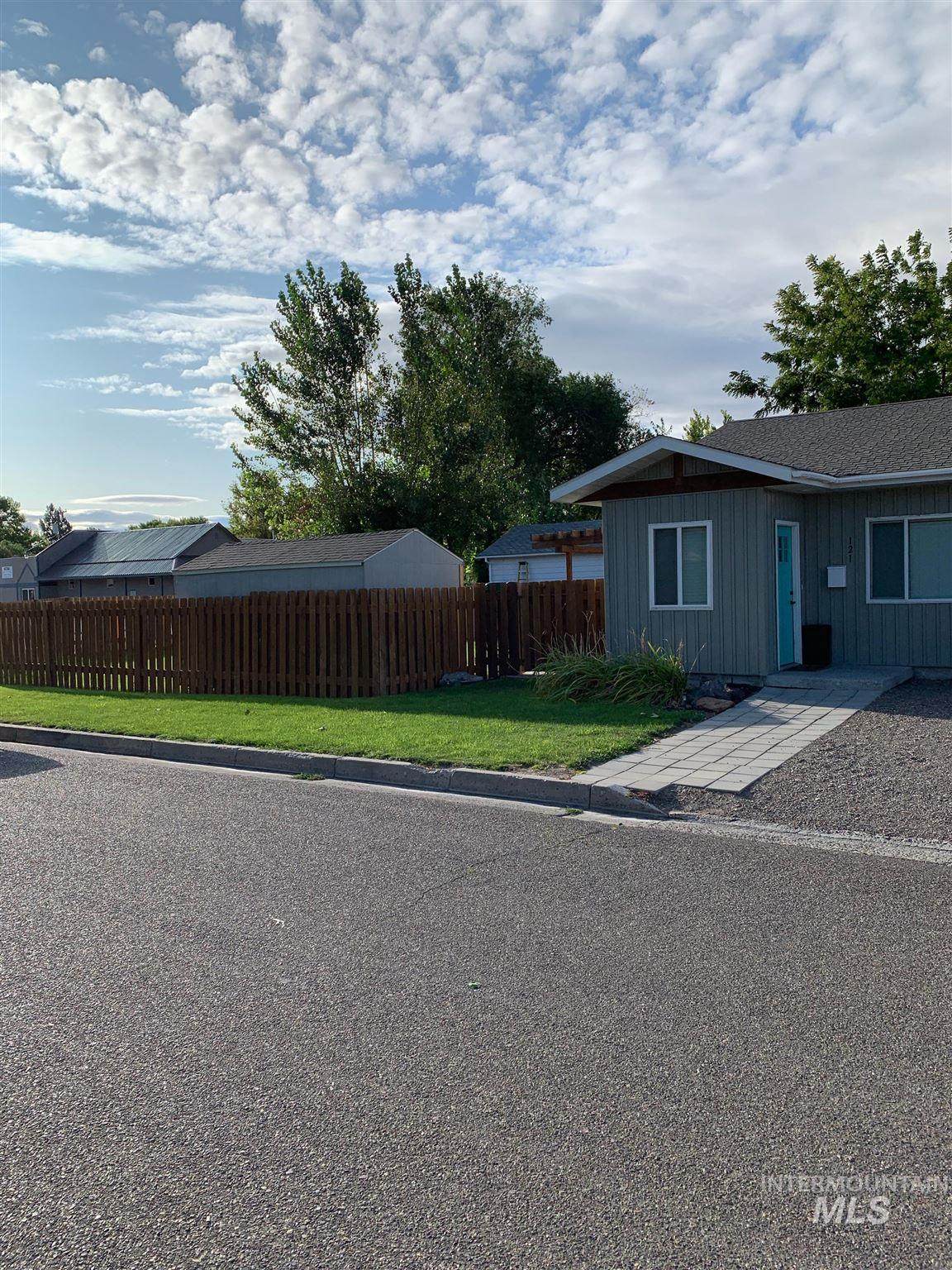 121 18th Street - Photo 1