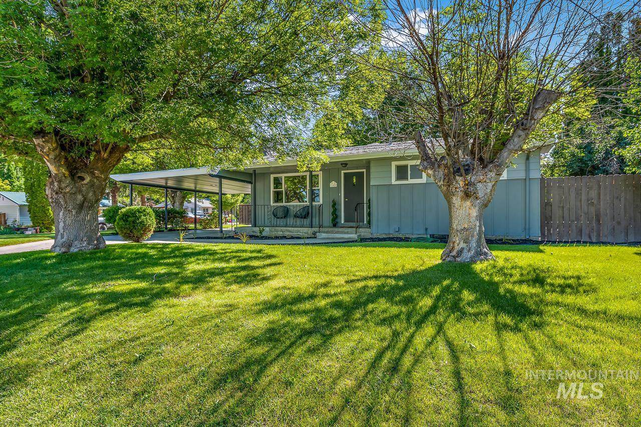 1422 Rim View Dr - Photo 1