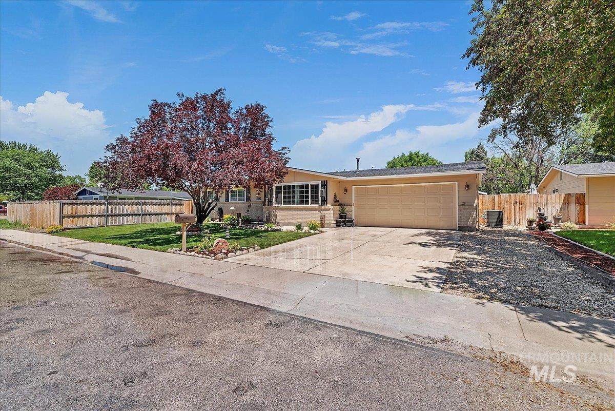 2132 Courtney Dr. - Photo 1