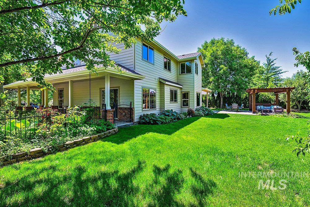 940 Island Glenn Way - Photo 1