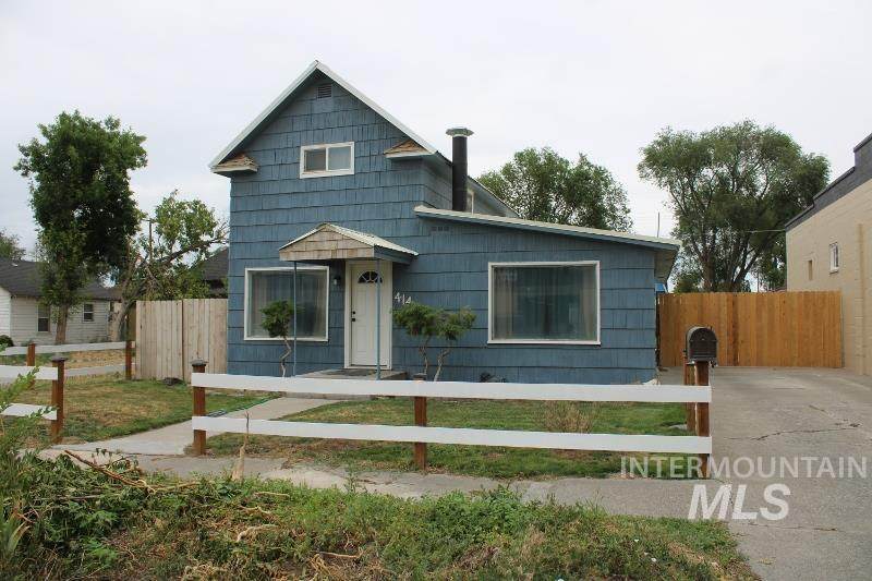 414 4th Ave W - Photo 1