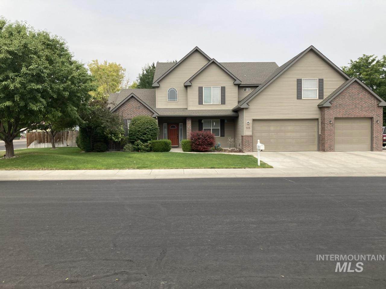515 Whispering Pine - Photo 1