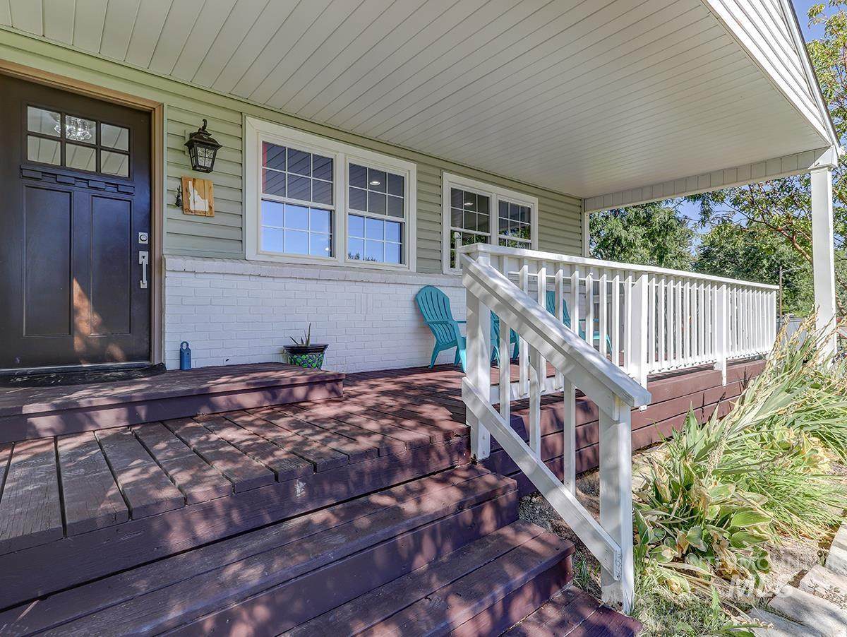 9600 Coleen Dr - Photo 1