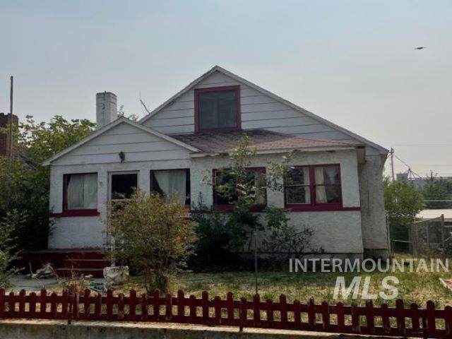 439 W Main - Photo 1