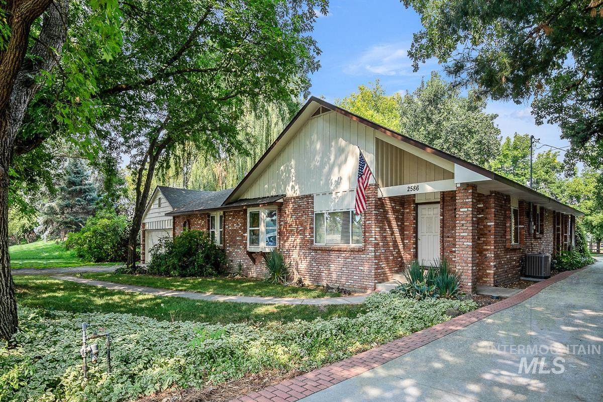 2586 State St - Photo 1