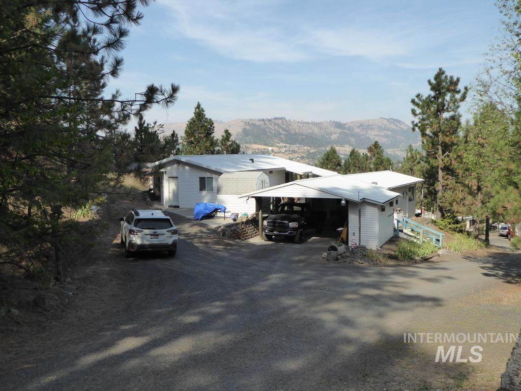 208 Chief Looking Glass Lane - Photo 1