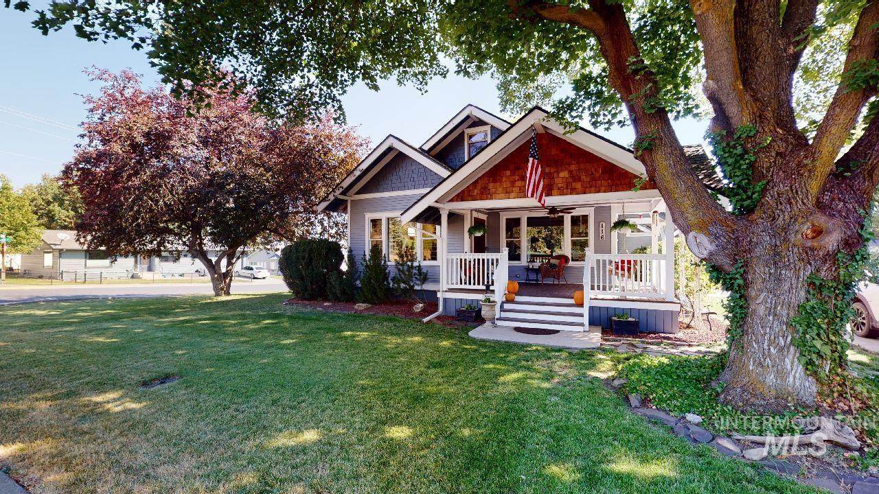 116 Montgomery - Photo 1