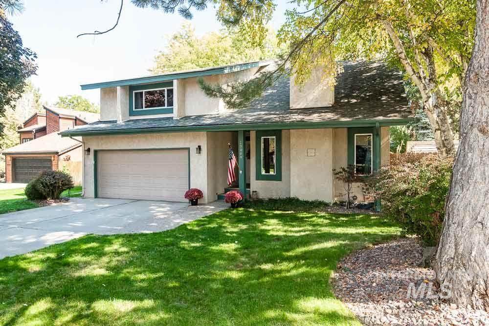 10049 W Westview - Photo 1