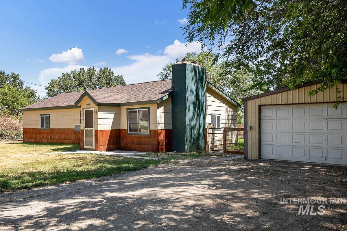 5323 Airport Rd - Photo 1