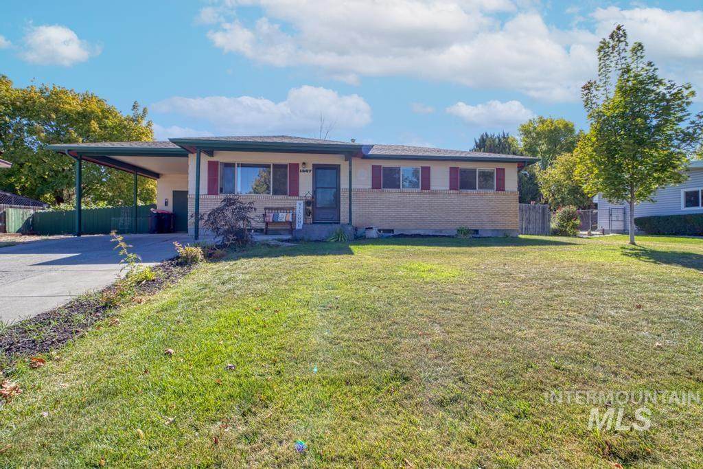 1567 Princeton - Photo 1