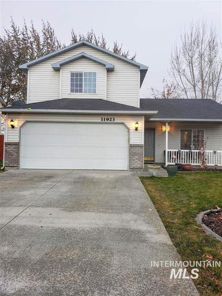 11923 Blueberry Ave - Photo 1