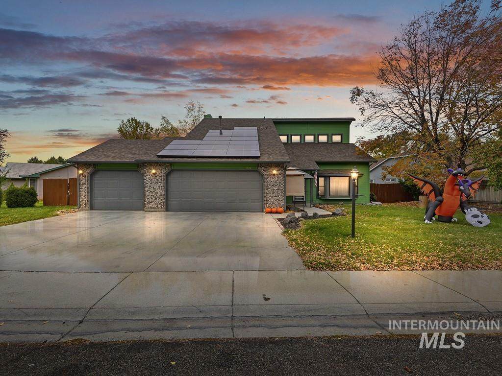 364 Thoreau Way - Photo 1