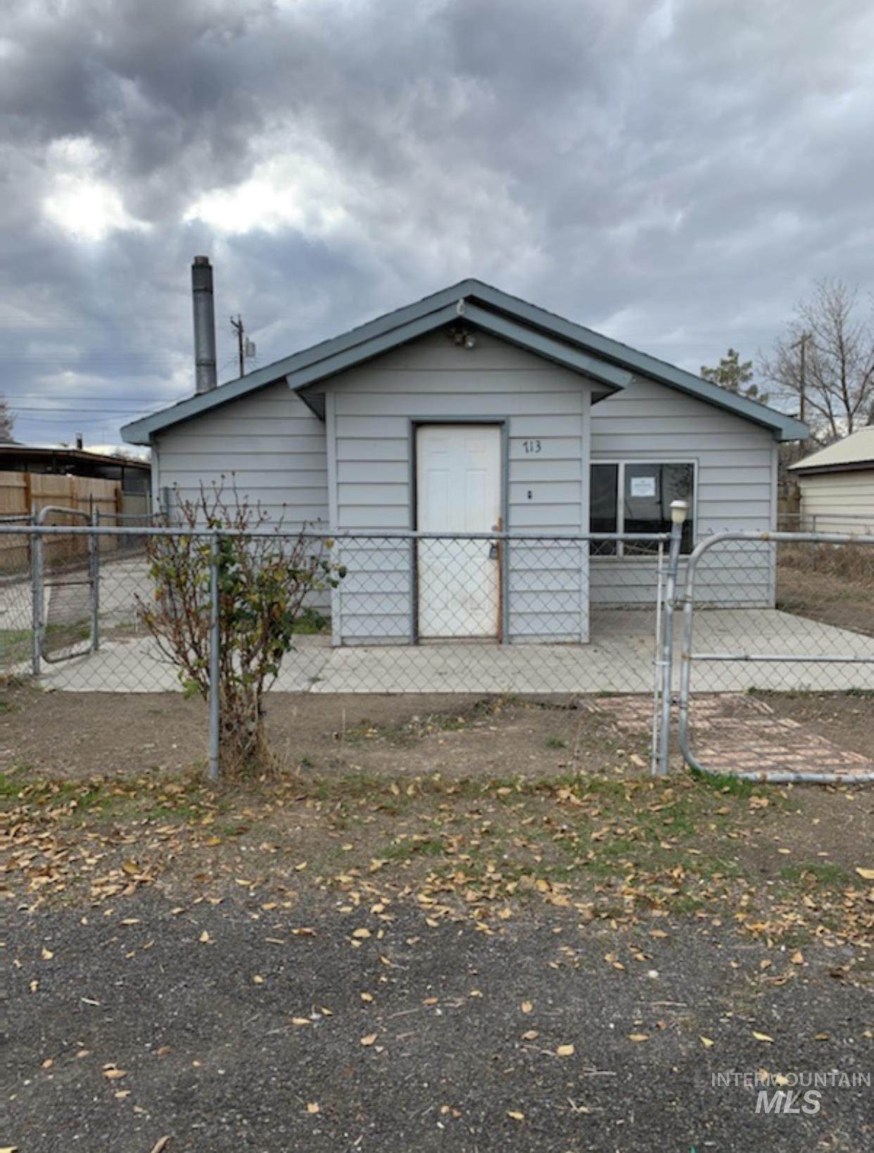 713 7th Ave N - Photo 1