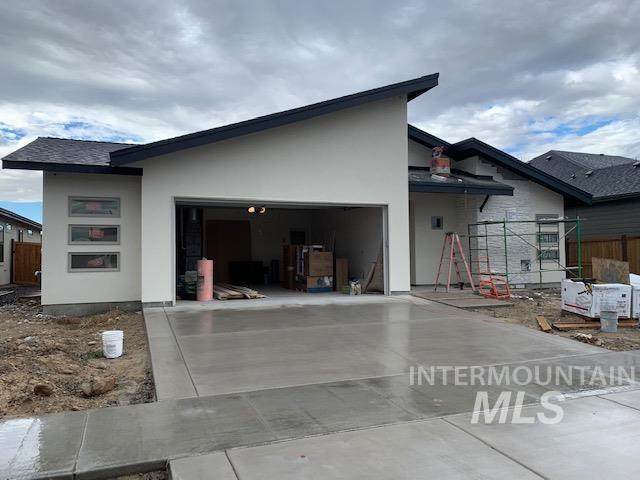 441 S Hamlin Lane - Photo 1
