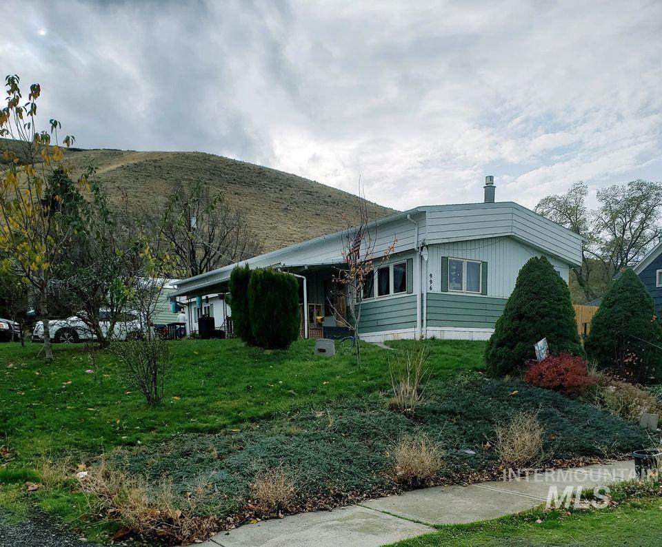 996 Arlington - Photo 1