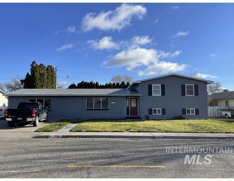 1790 6th E - Photo 1