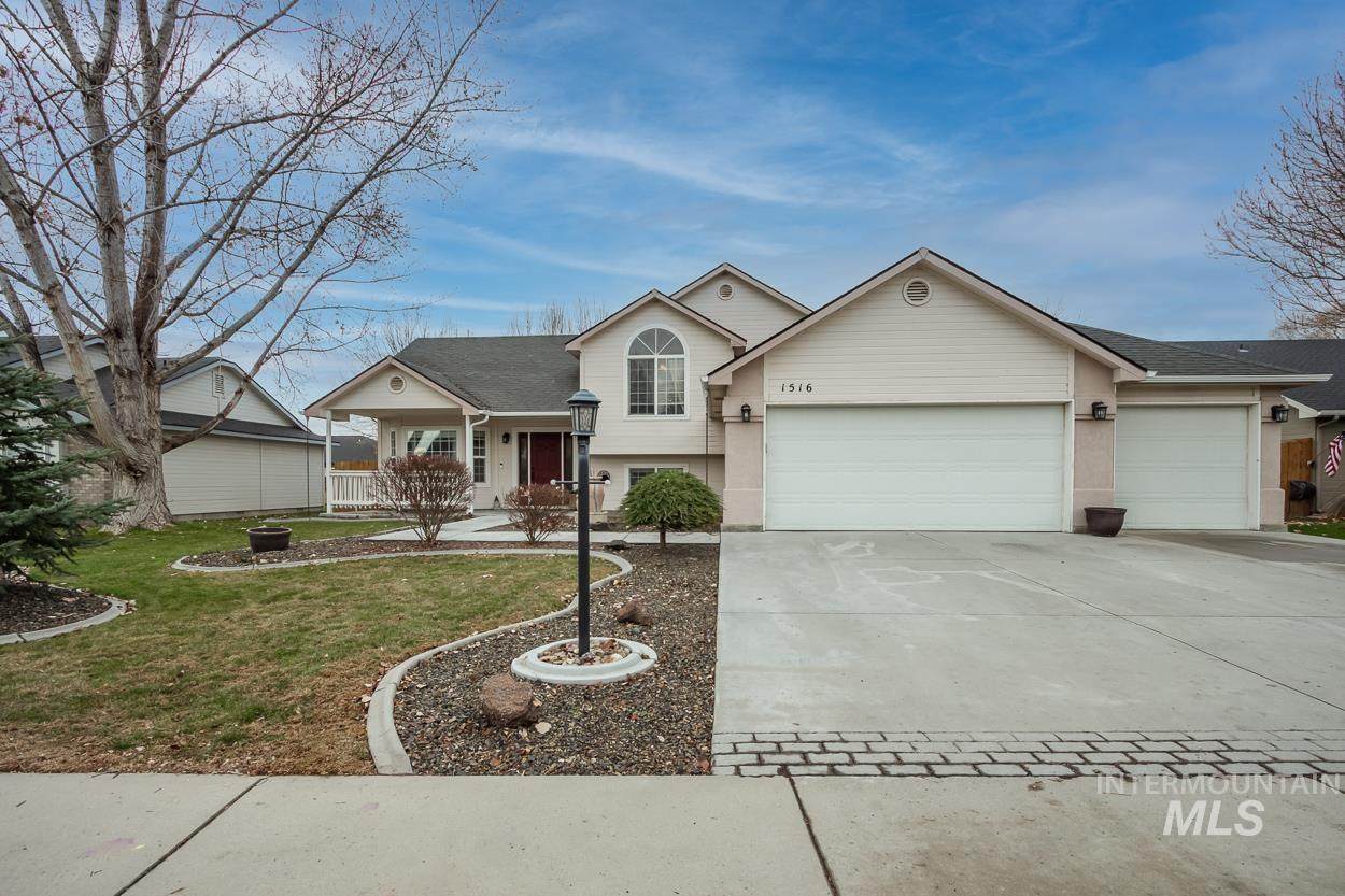 1516 Spruce Creek Loop - Photo 1