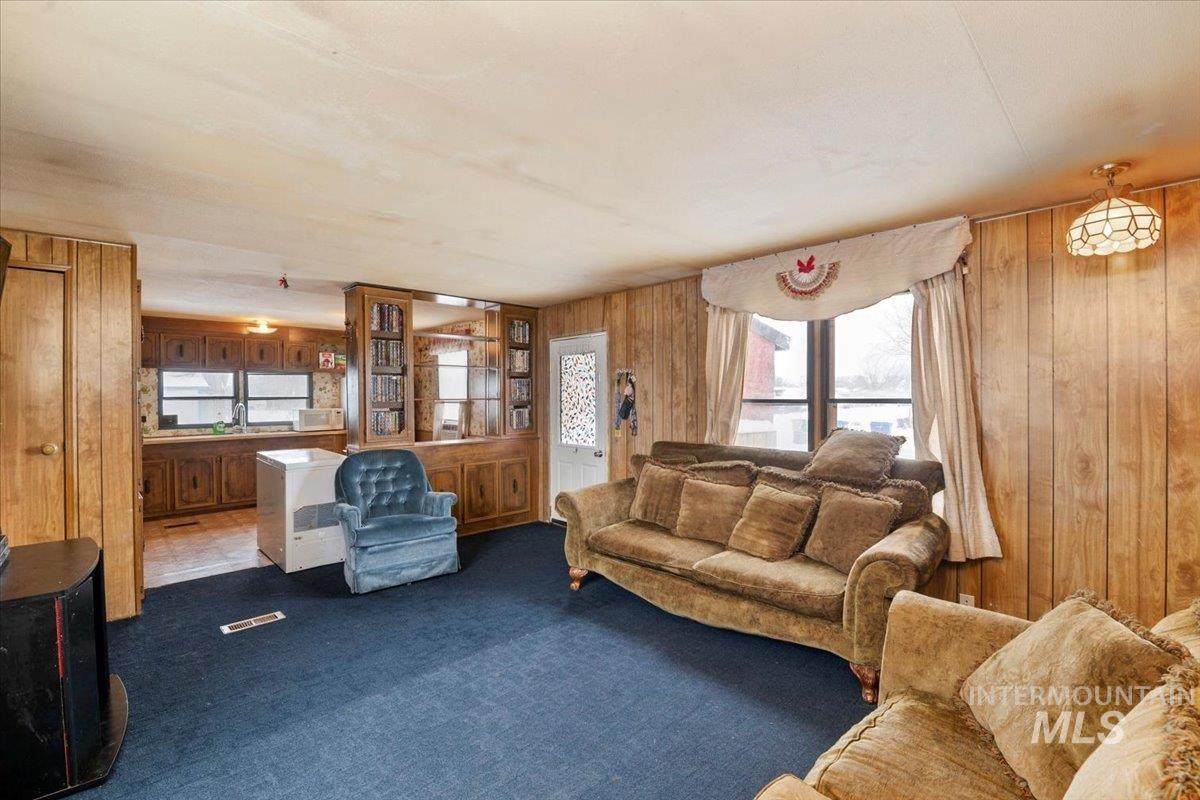 302 Johnson Ave. - Photo 1