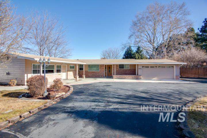 4200 Mountain View Dr - Photo 1