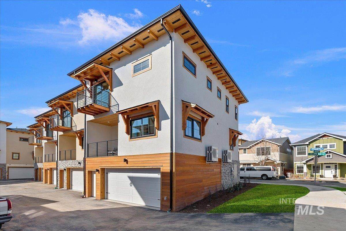 433 Water Pocket Lane - Photo 1