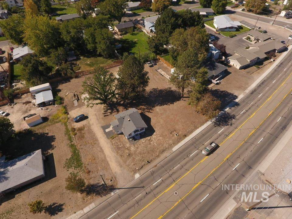 2219 Whitley Dr - Photo 1