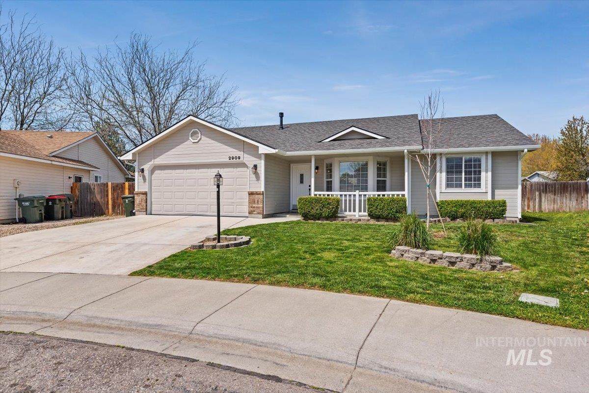 2909 N Wolverine Avenue - Photo 1