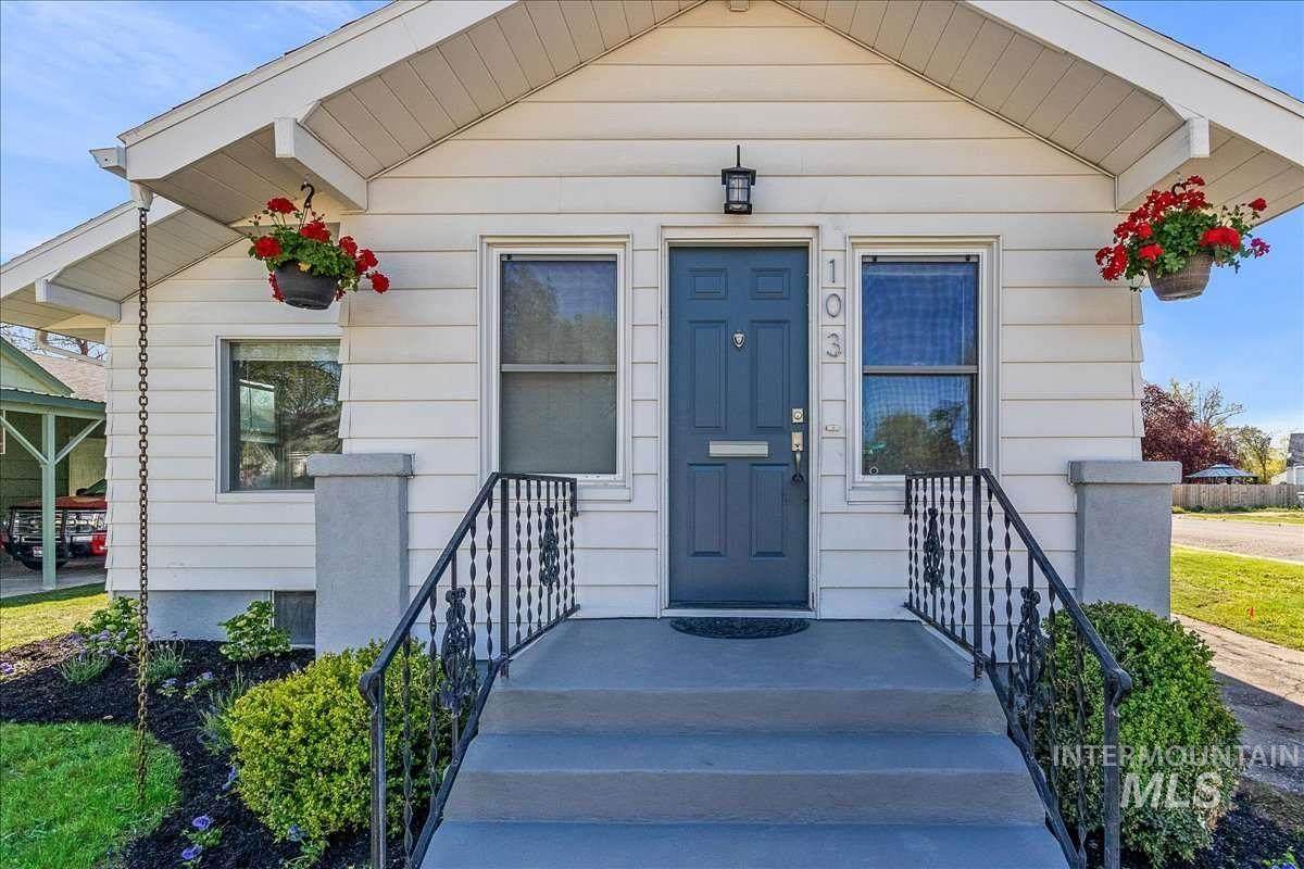 103 Juniper St - Photo 1