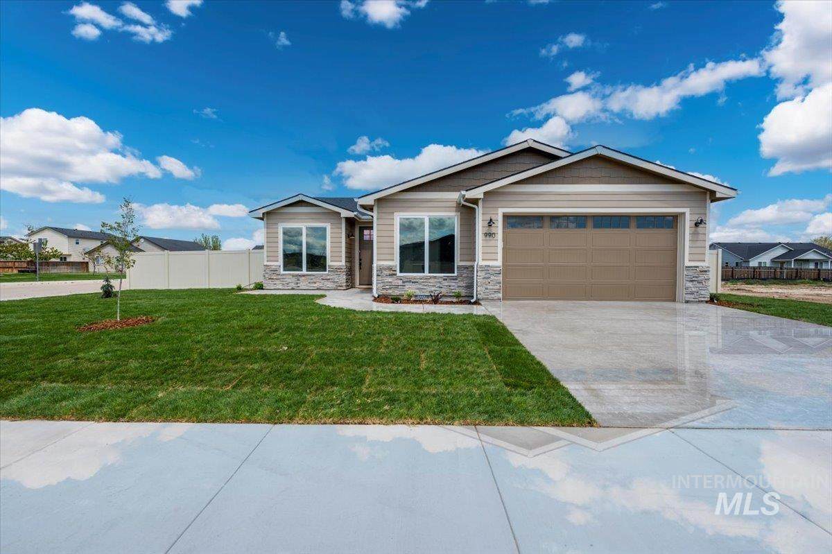 440 Red Rose St - Photo 1