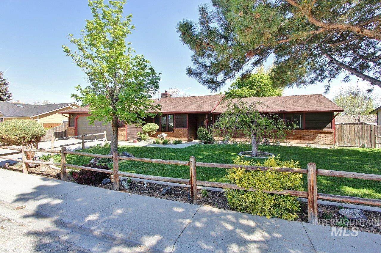 7698 War Bonnet Dr - Photo 1