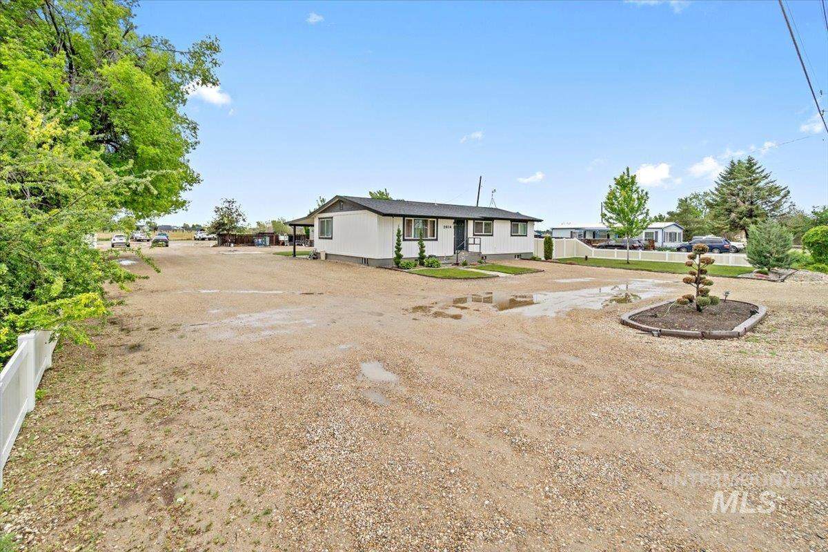 2614 Ustick Rd - Photo 1