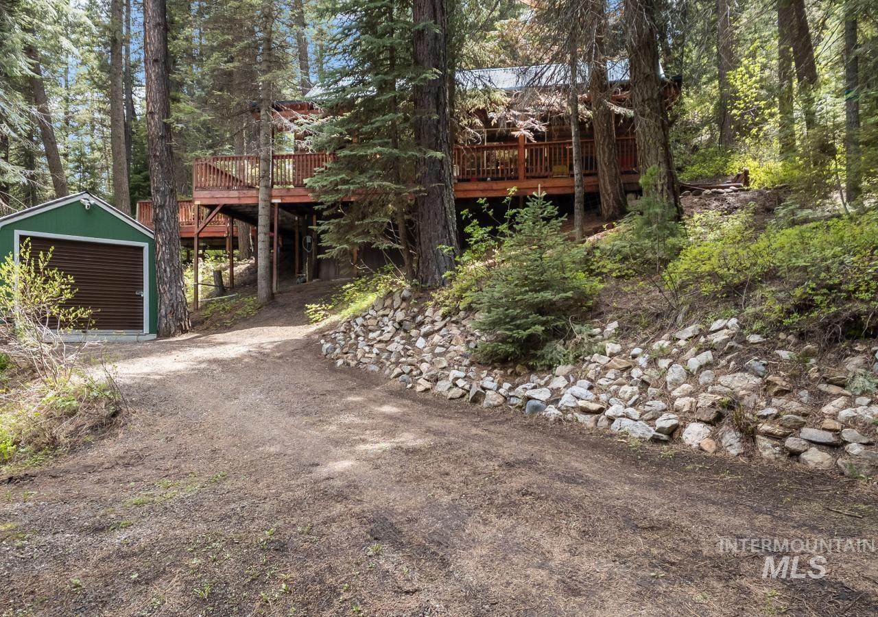 9 Lyons Ln - Photo 1