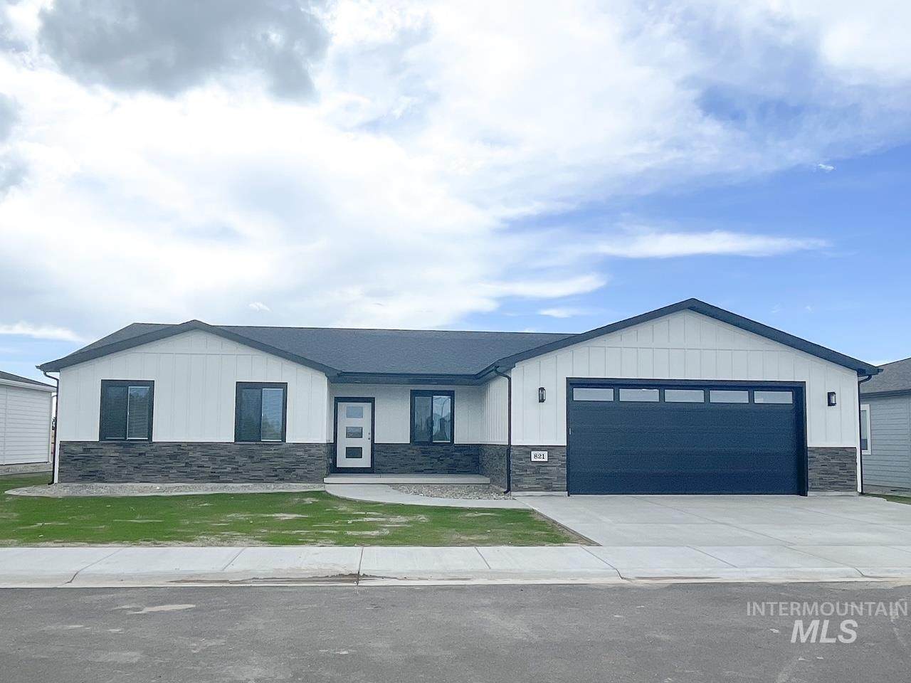 821 Salmon Drive - Photo 1