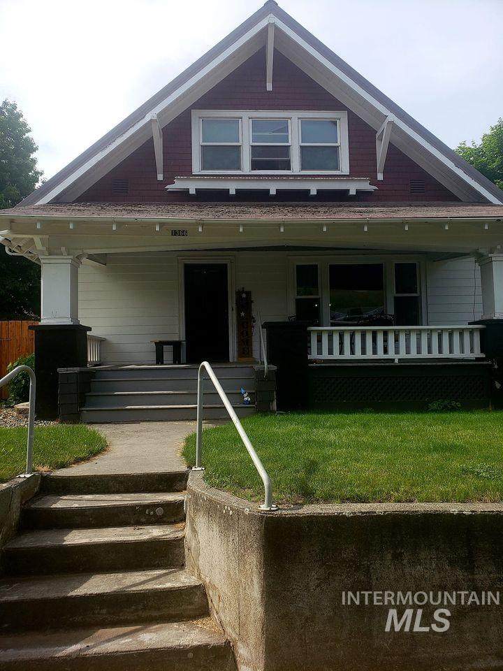 1366 Pataha St - Photo 1