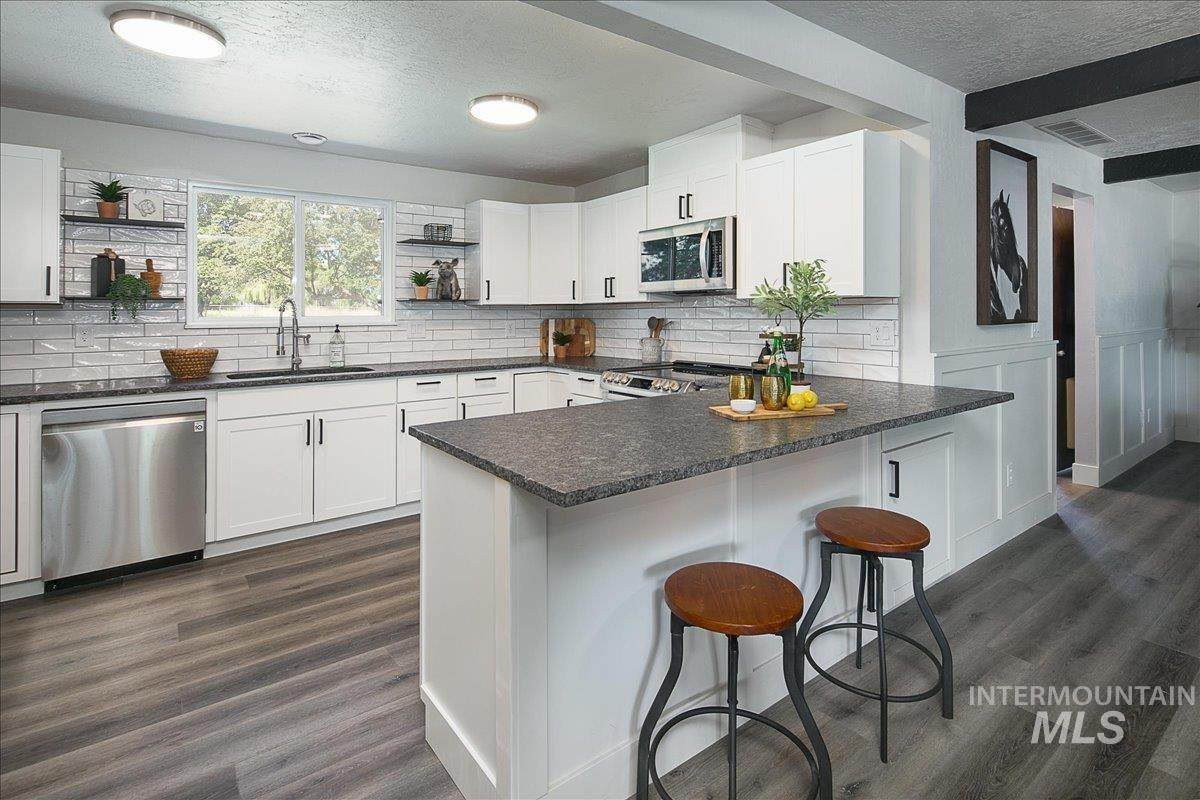 5360 Linder - Photo 1